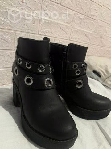 Botas negras - Imagen 2