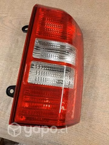 Foco trasero JEEP CHEROKEE LIBERTY ORIGINAL NUEVO