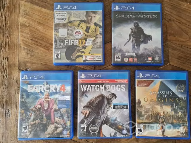 Playstation 4, 2 controles, 5 juegos