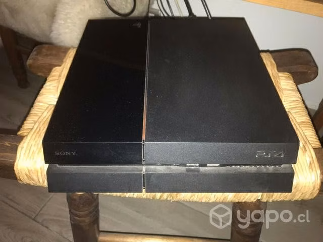 Playstation 4, 2 controles, 5 juegos