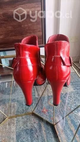 Zapatos Camperos rojos