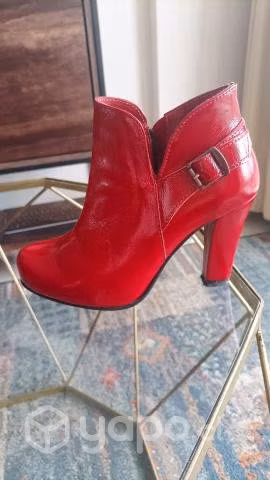 Zapatos Camperos rojos