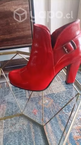 Zapatos Camperos rojos