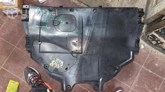 Mazda 3 2018 cubre motor