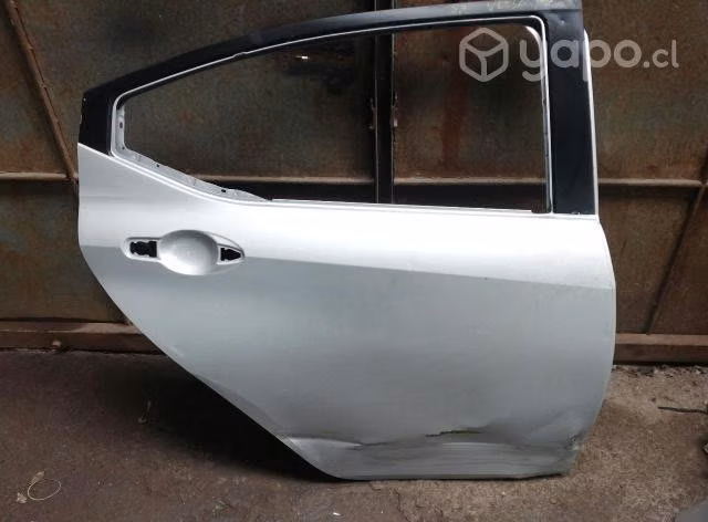 Puerta trasera derecha nissan versa 2021 original