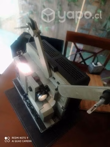 Proyector de cine Bauer