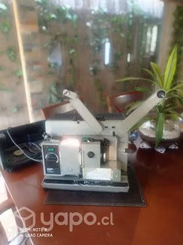 Proyector de cine Bauer
