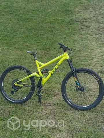Bicicleta gt sanction team