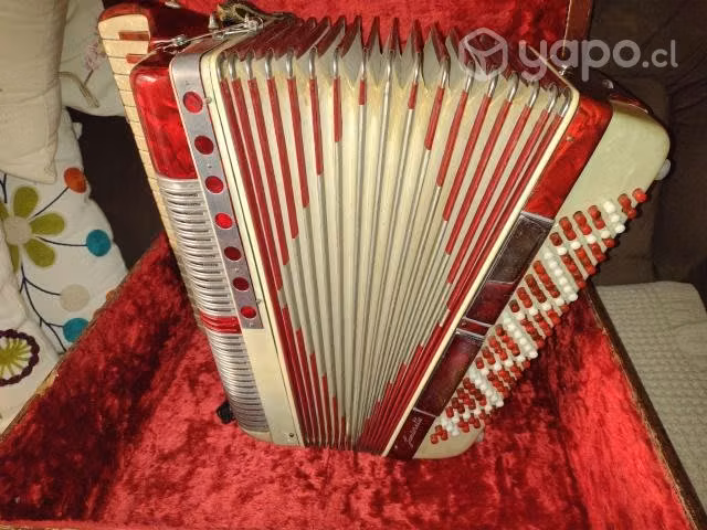 Acordeon Italiana Noble 120 bajos