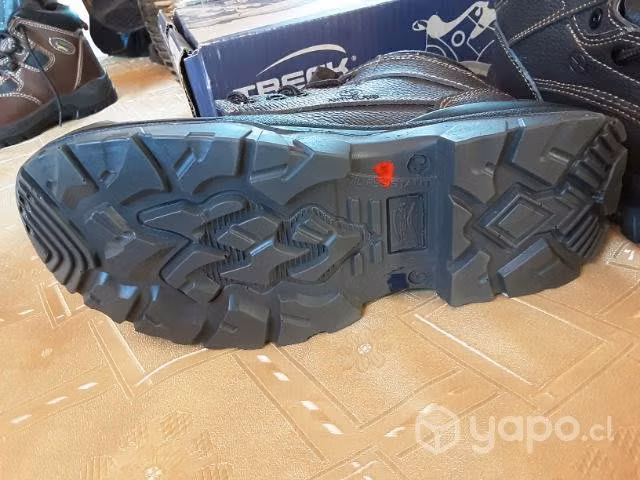 Zapatos de seguridad nuevos,marca Treck. Talla 40