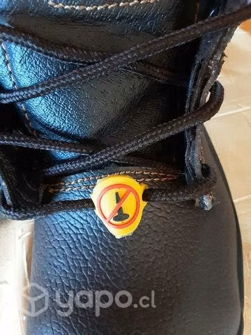 Zapatos de seguridad nuevos,marca Treck. Talla 40