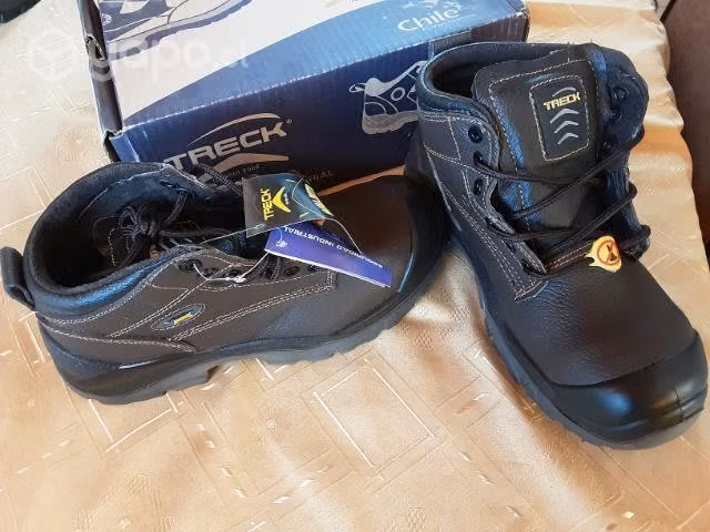 Zapatos de seguridad nuevos,marca Treck. Talla 40