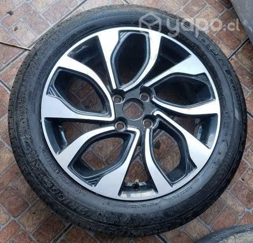 Llanta y neumatico Baleno 2021 2022 detalle