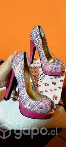 Zapatos taco alto