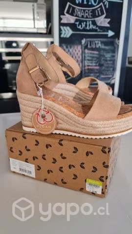 Sandalias Hush Puppies Camel Talla 38 - Nuevas - Imagen 2
