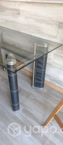 Mesa con cubierta de vidrio
