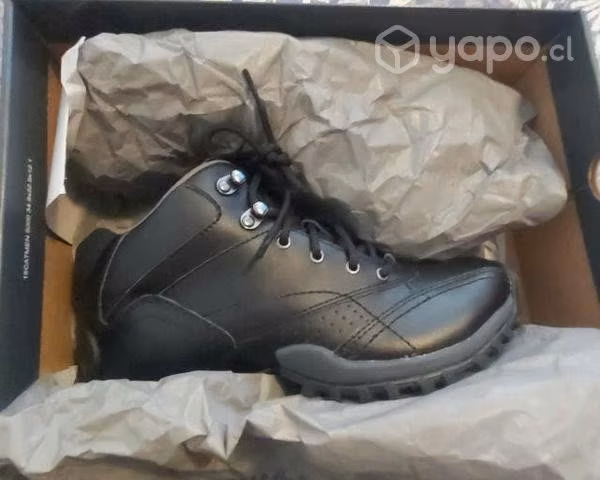 Zapato escolar nuevo marca CAT - Imagen 2