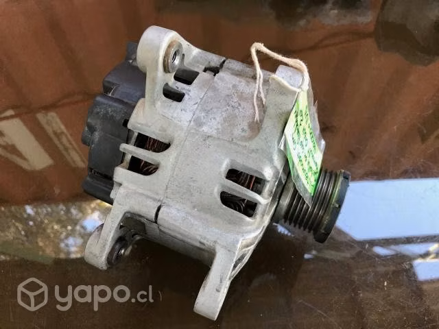 Alternador c/detalle en caja reguladora Renault Or