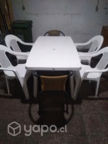 Mesa Plástica Wenco c/ 6 Sillas y Quitasol - Imagen 4