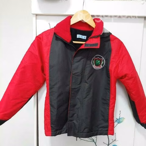 Chaqueta Colegio Patagonia College