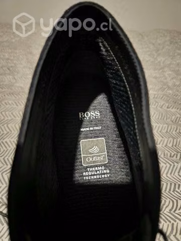 Botines Chukas de gamuza marca Hugo Boss