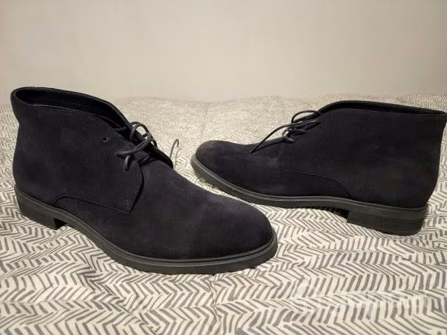 Botines Chukas de gamuza marca Hugo Boss