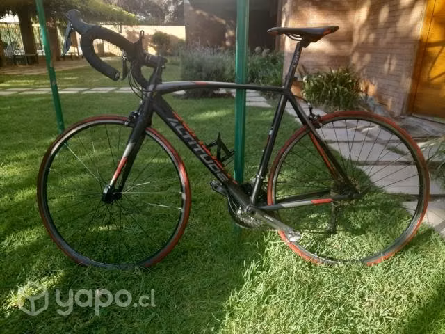 Bicicleta ruta altitude nekul negra/roja