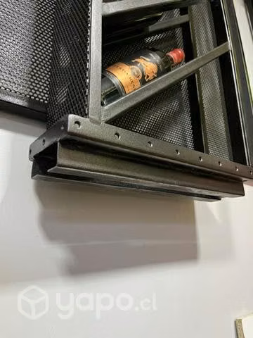 Cava de vino estilo industrial