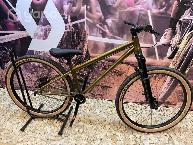 Bicicleta dirtera dirt jump Kona Shonky