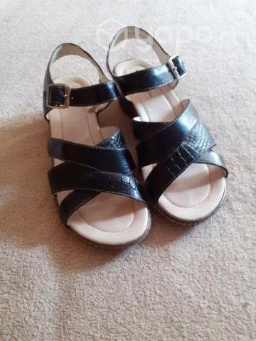 Zapatos de taco gacel, chalas, botines Cat