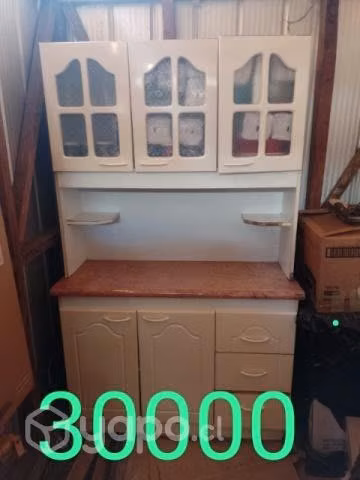 Refrigerador, comedor y mueble de cocina