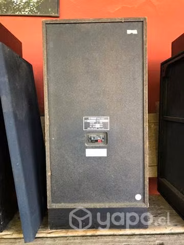 Parlante monitor Yamaha NS-355