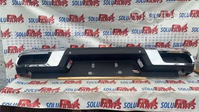 Maxus T60 Parachoque trasero cromado