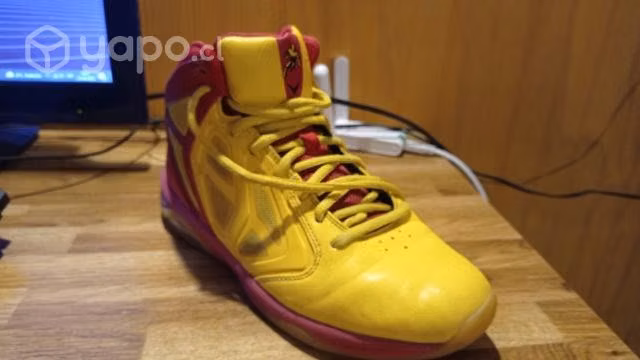 Zapatillas de basquetbal and 1