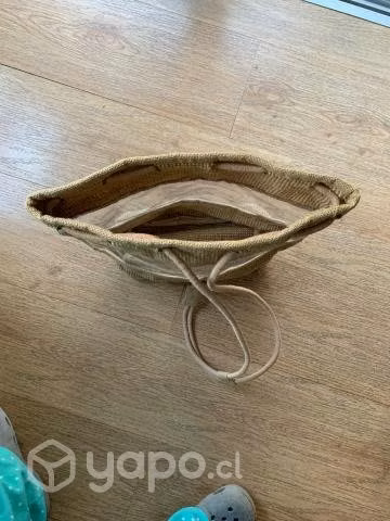 Mochila tipo bolso, metros Tobalaba y Colón