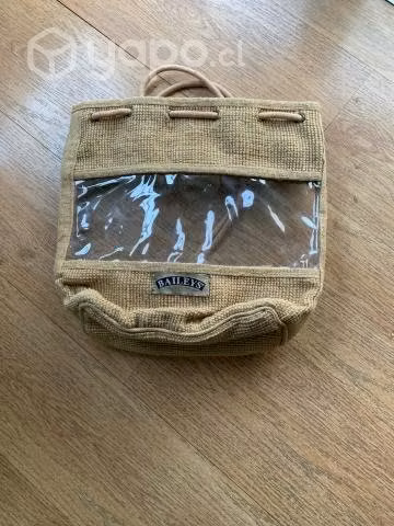 Mochila tipo bolso, metros Tobalaba y Colón