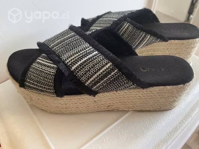 Sandalias negras