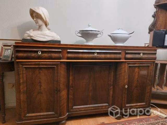 Mueble fino de comedor madera