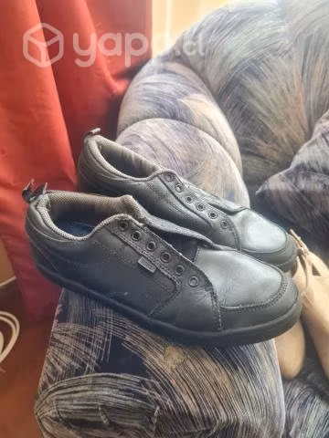 Zapatos y zapatillas algunos nuevos