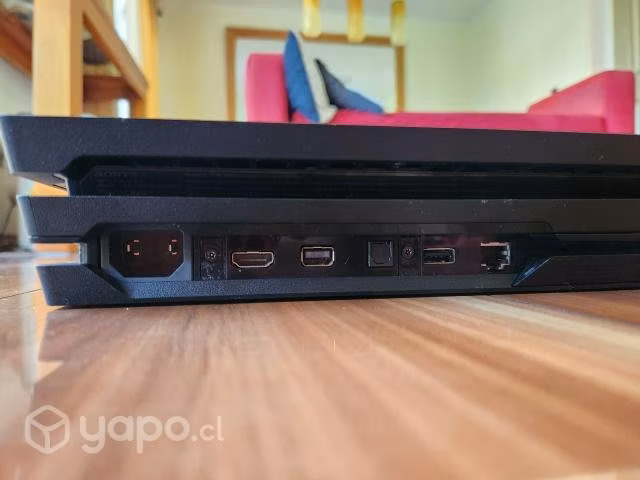 PS4 Pro 1TB con 5 juegos y 2 controles