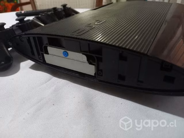 Ps3 con 2 mandos y cable de carga