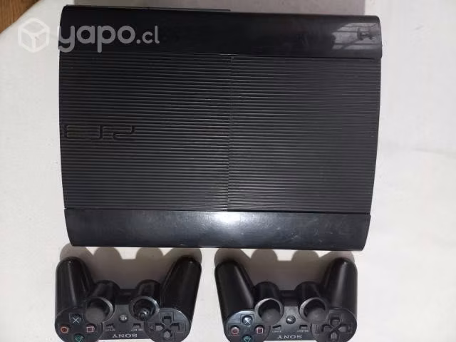Ps3 con 2 mandos y cable de carga