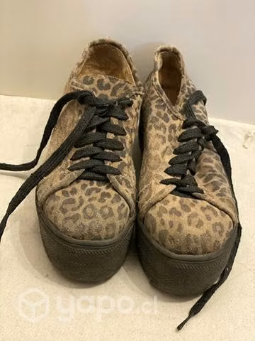 Zapatillas cuero animal print