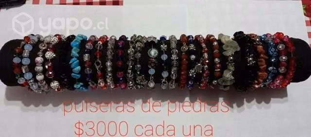 Pulseras de piedra y cobre