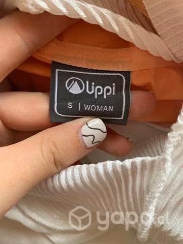 Hermoso cortaviento Marca Lippi en talla S