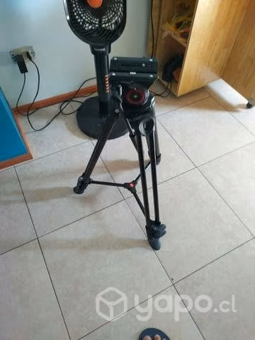 Tripode Manfrotto MTV 502 con cabezal mvh 500