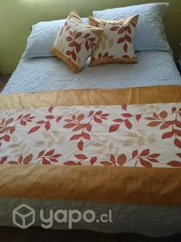 Set de piecera con 2 cojines 45x45cm