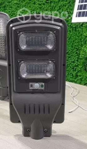 Foco Led Solar 200 Watts + Soporte