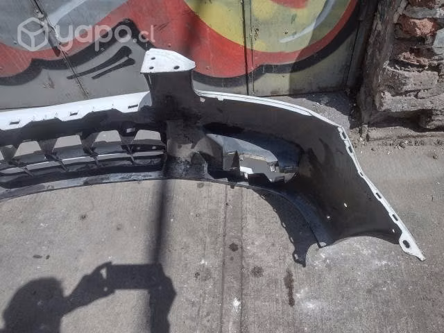 Parachoque del mazda bt - Imagen 3