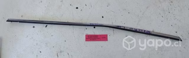 Moldura Superior Cromada Trasera Izquierda (HCR060